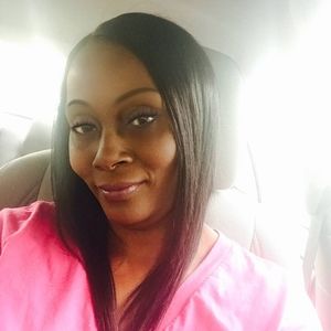 Meet your Posher, Dee dee